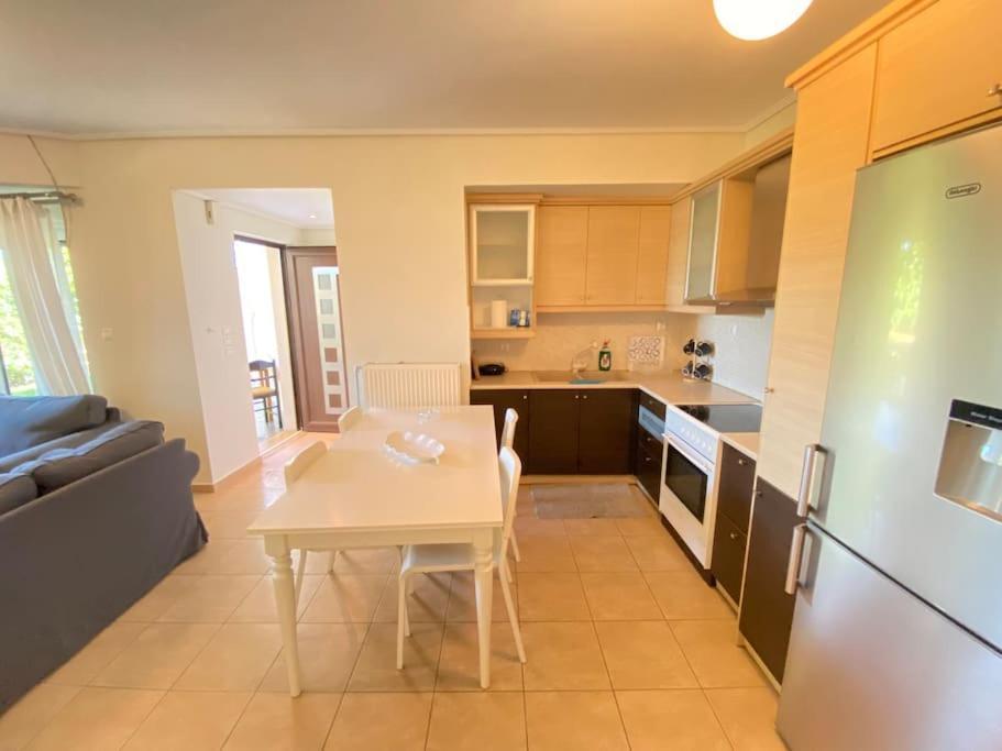 Cozy 2 Room Apartment With Garden Near Athens Air-Port 아르테미다 외부 사진