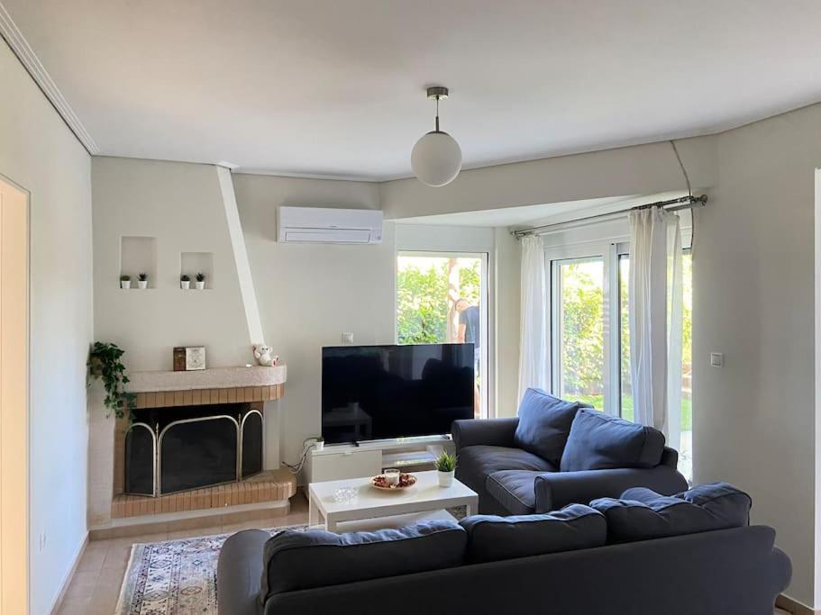 Cozy 2 Room Apartment With Garden Near Athens Air-Port 아르테미다 외부 사진