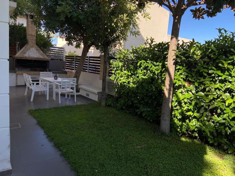 Cozy 2 Room Apartment With Garden Near Athens Air-Port 아르테미다 외부 사진